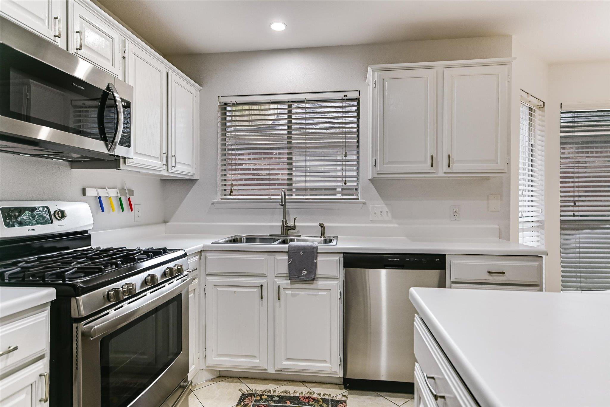 4811 Alta Loma Dr, Austin, TX 78749