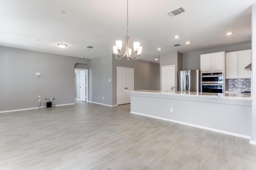1100 Desaix Dr, Georgetown, TX 78628
