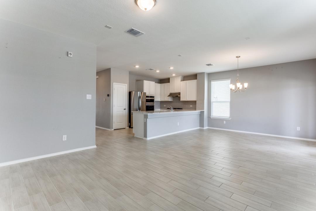 1100 Desaix Dr, Georgetown, TX 78628