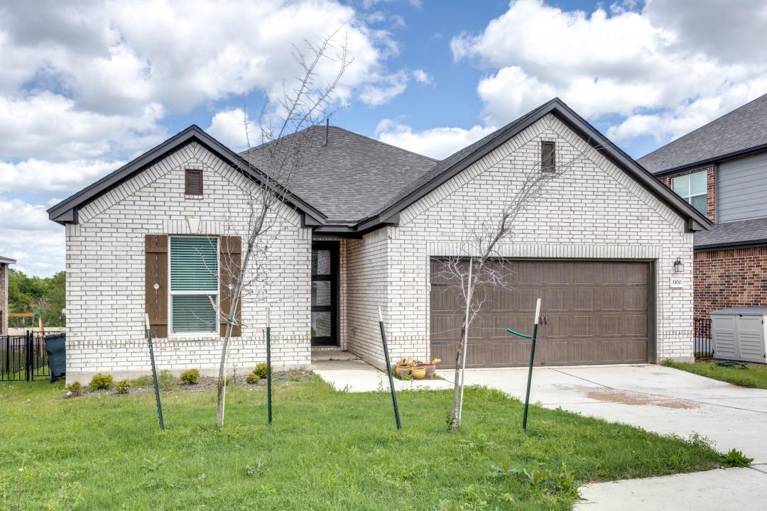1100 Desaix Dr, Georgetown, TX 78628