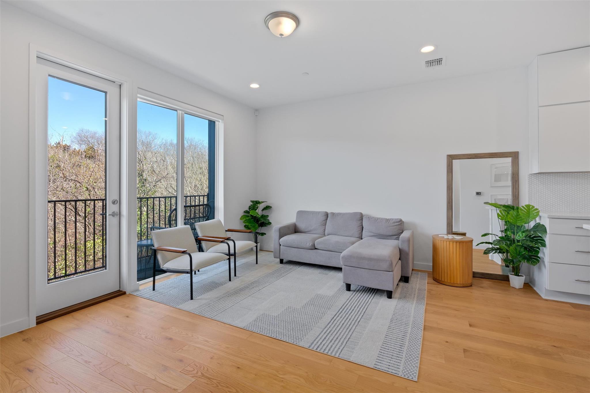 6020 Springdale Rd # 10, Austin, TX 78723