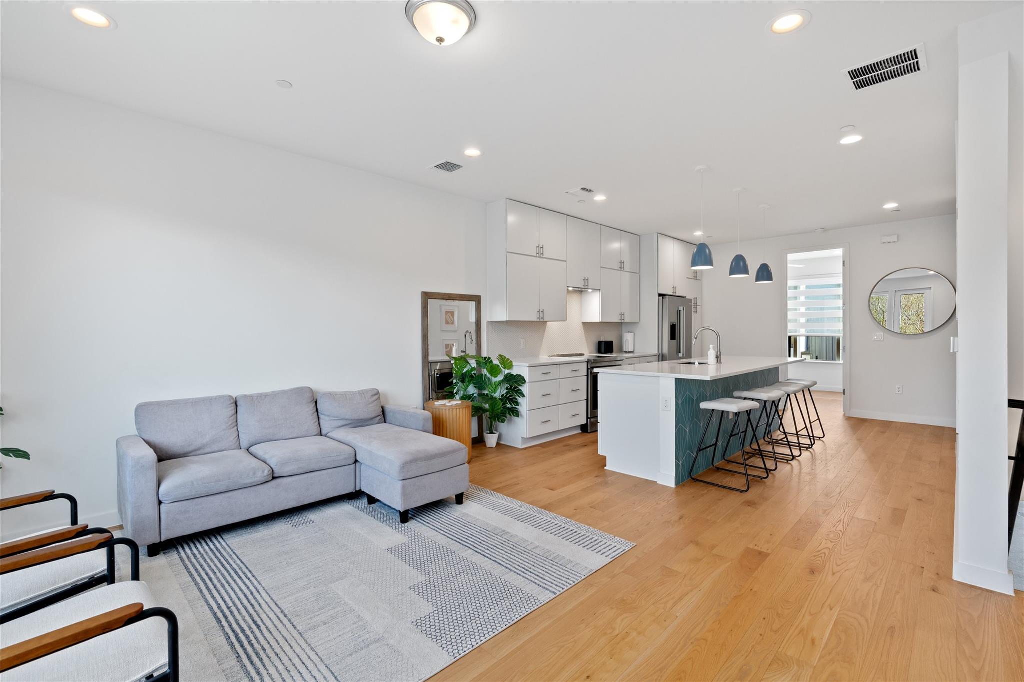 6020 Springdale Rd # 10, Austin, TX 78723