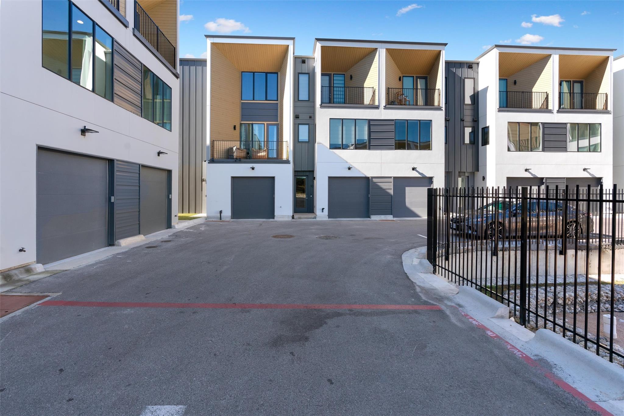 6020 Springdale Rd # 10, Austin, TX 78723