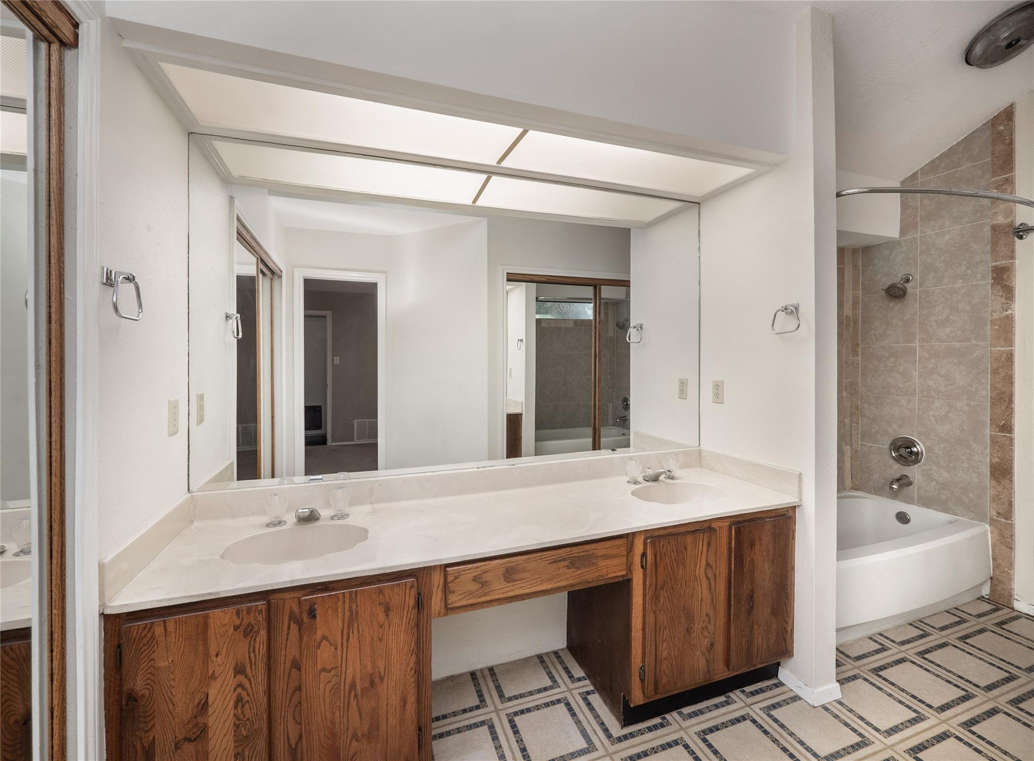 3609 Oak Creek Dr, Austin, TX 78727