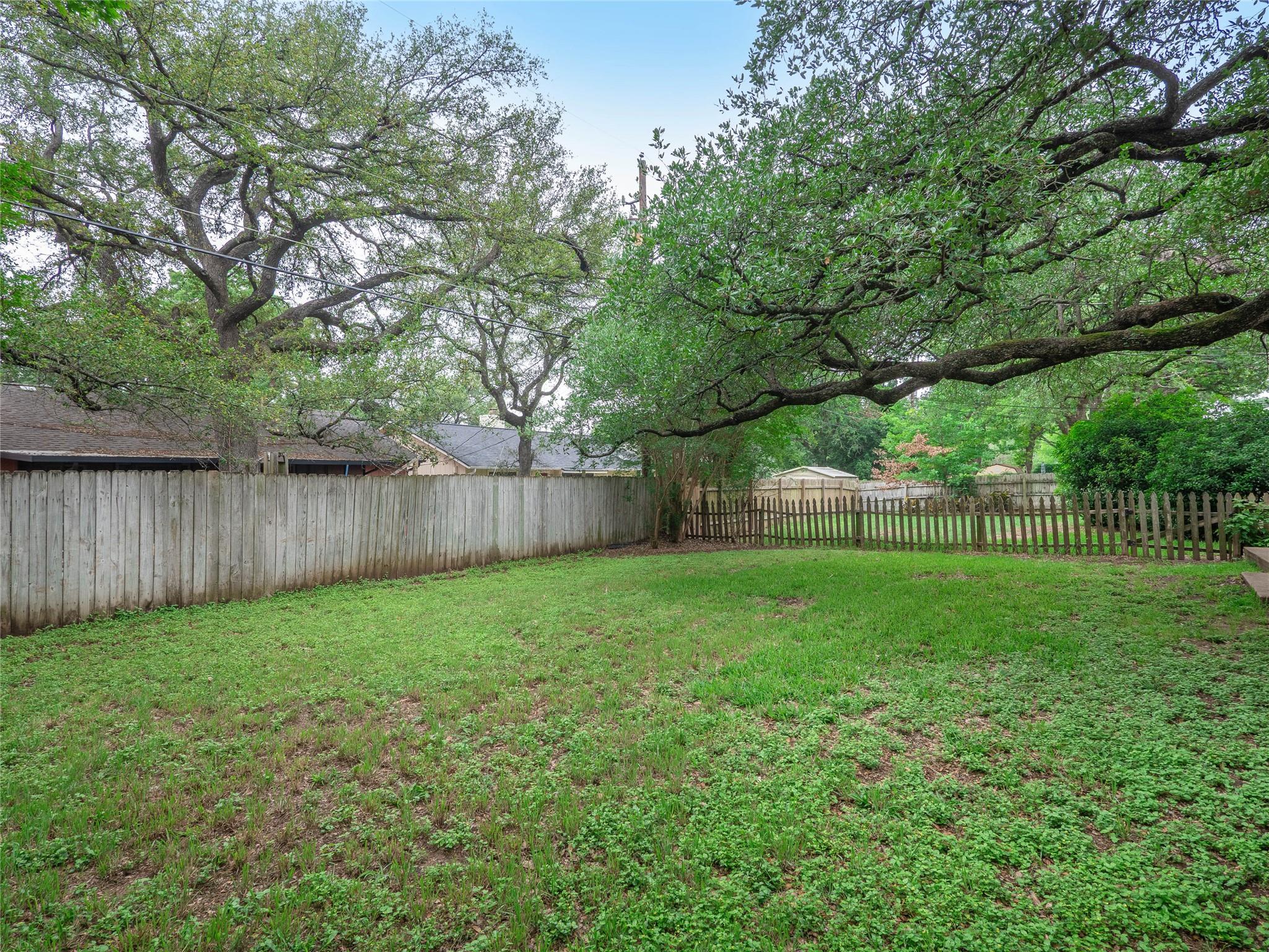 3609 Oak Creek Dr, Austin, TX 78727