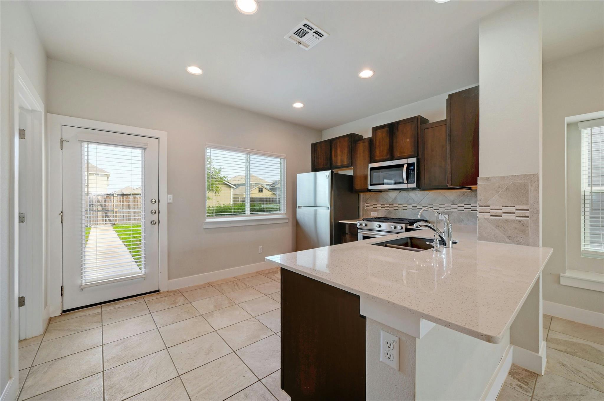 121 Switchgrass St, San Marcos, TX 78666