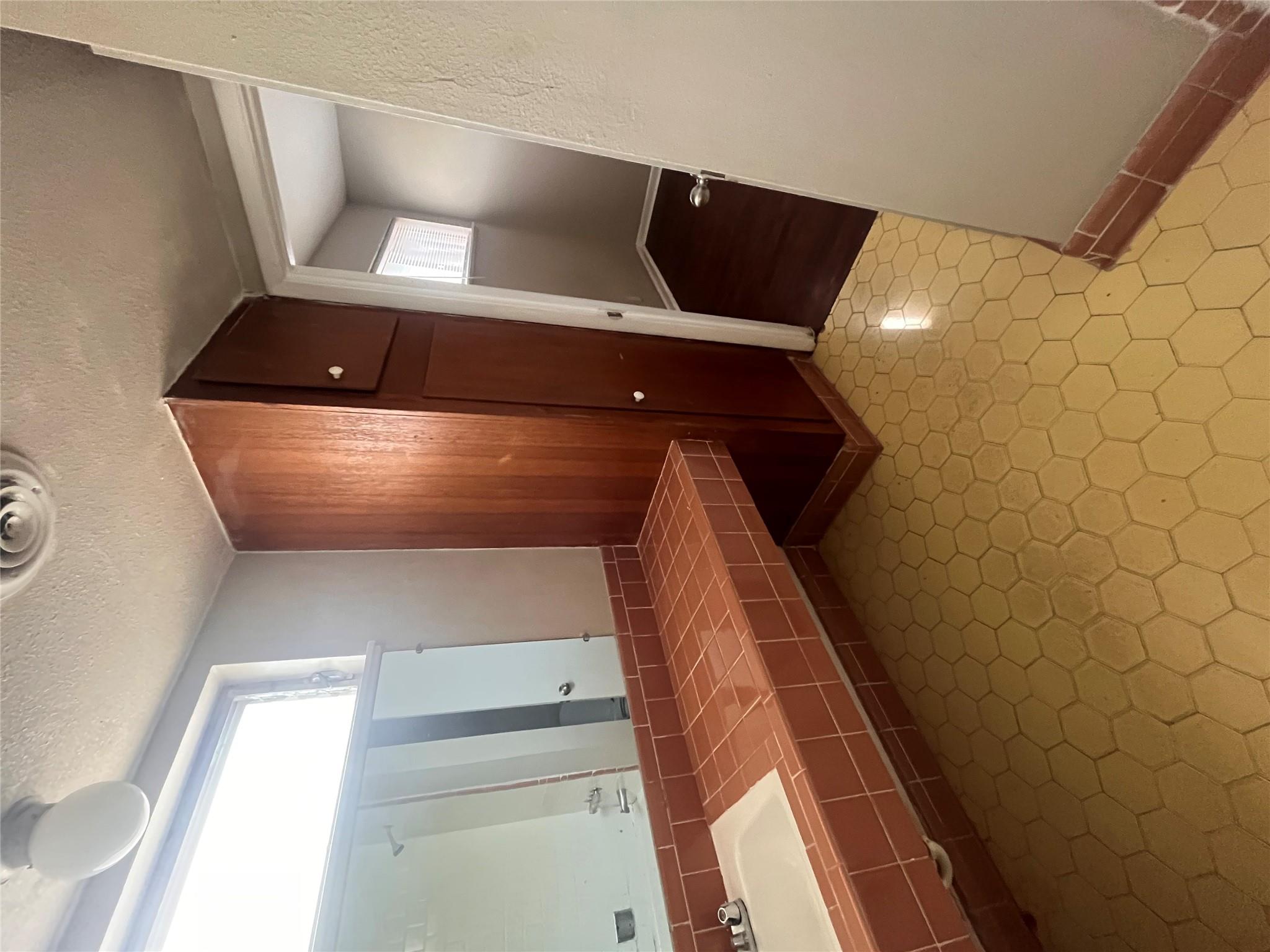 3304 Red River St # 103, Austin, TX 78705