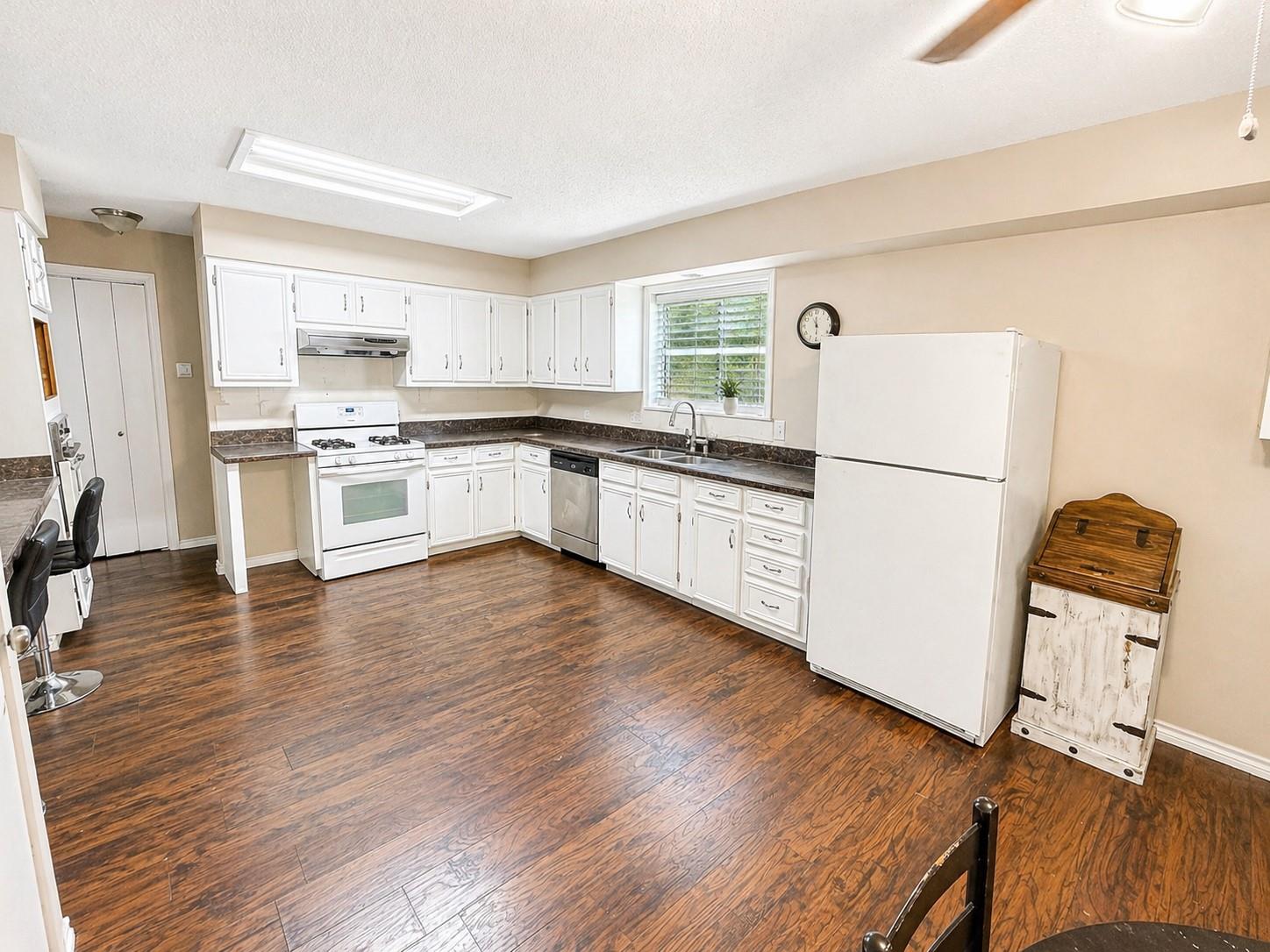 1076 FM 2095, Cameron, TX 76520