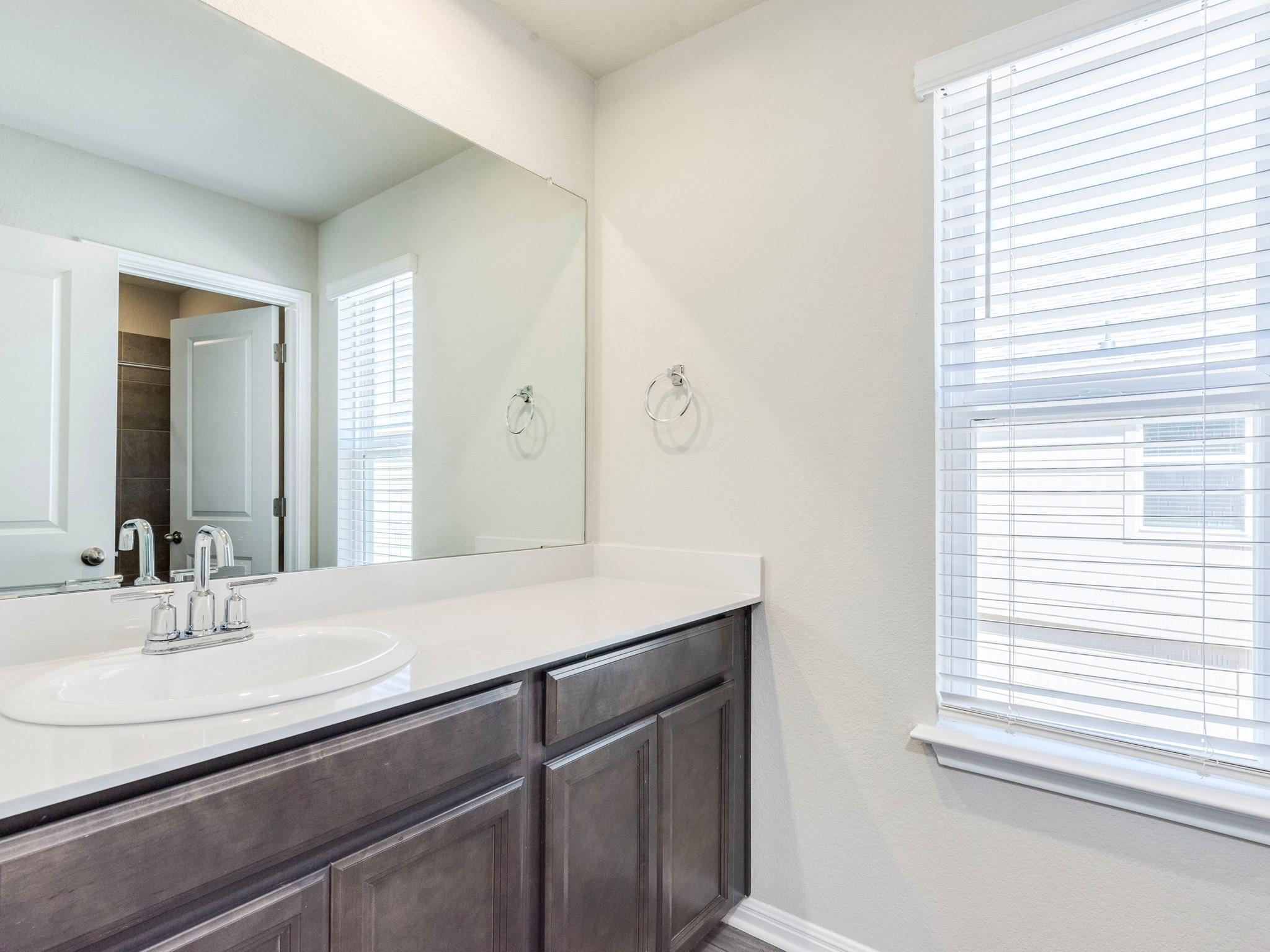 370 Lost Mine Peak Ln, Dripping Springs, TX 78620