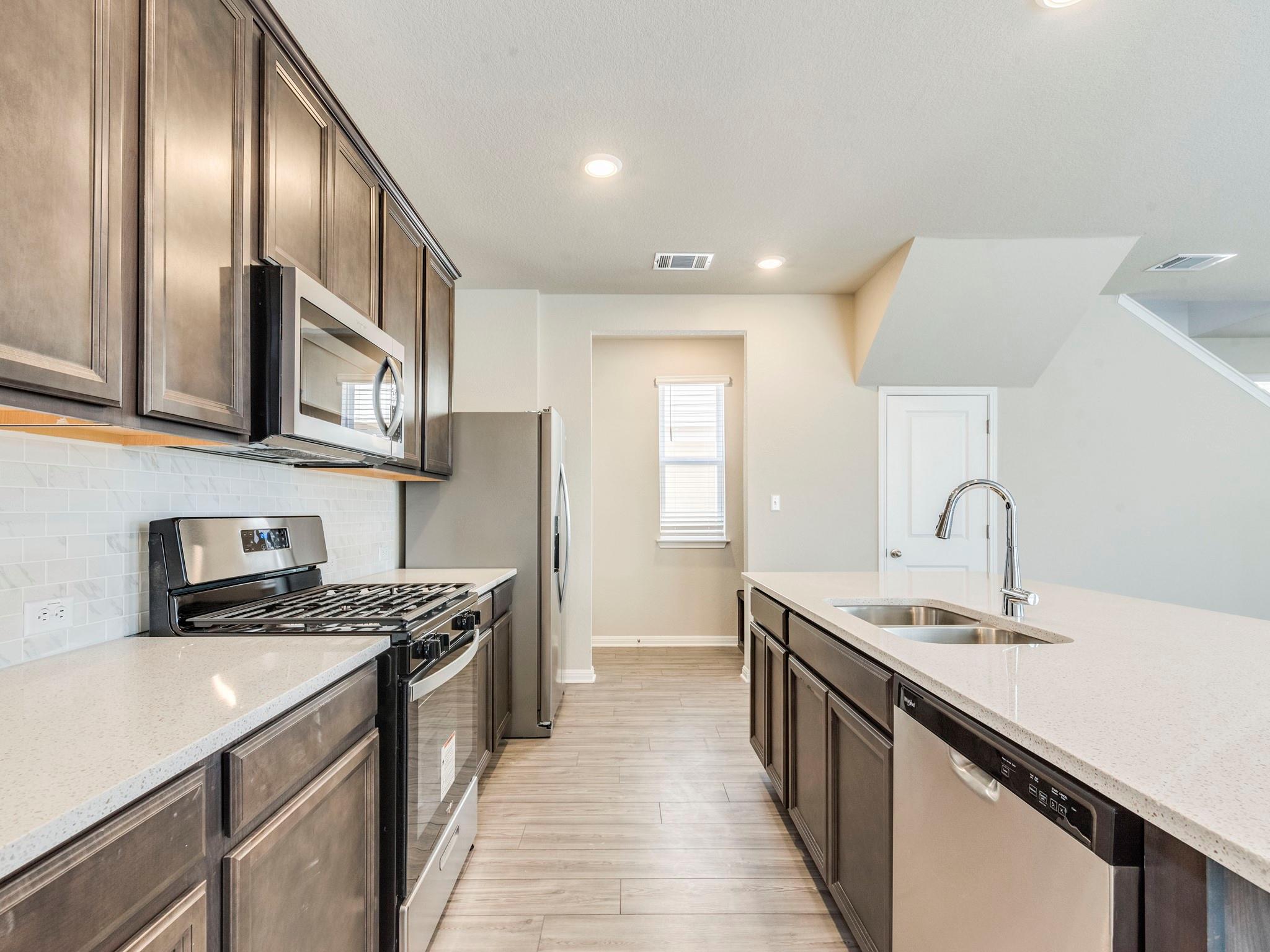 370 Lost Mine Peak Ln, Dripping Springs, TX 78620