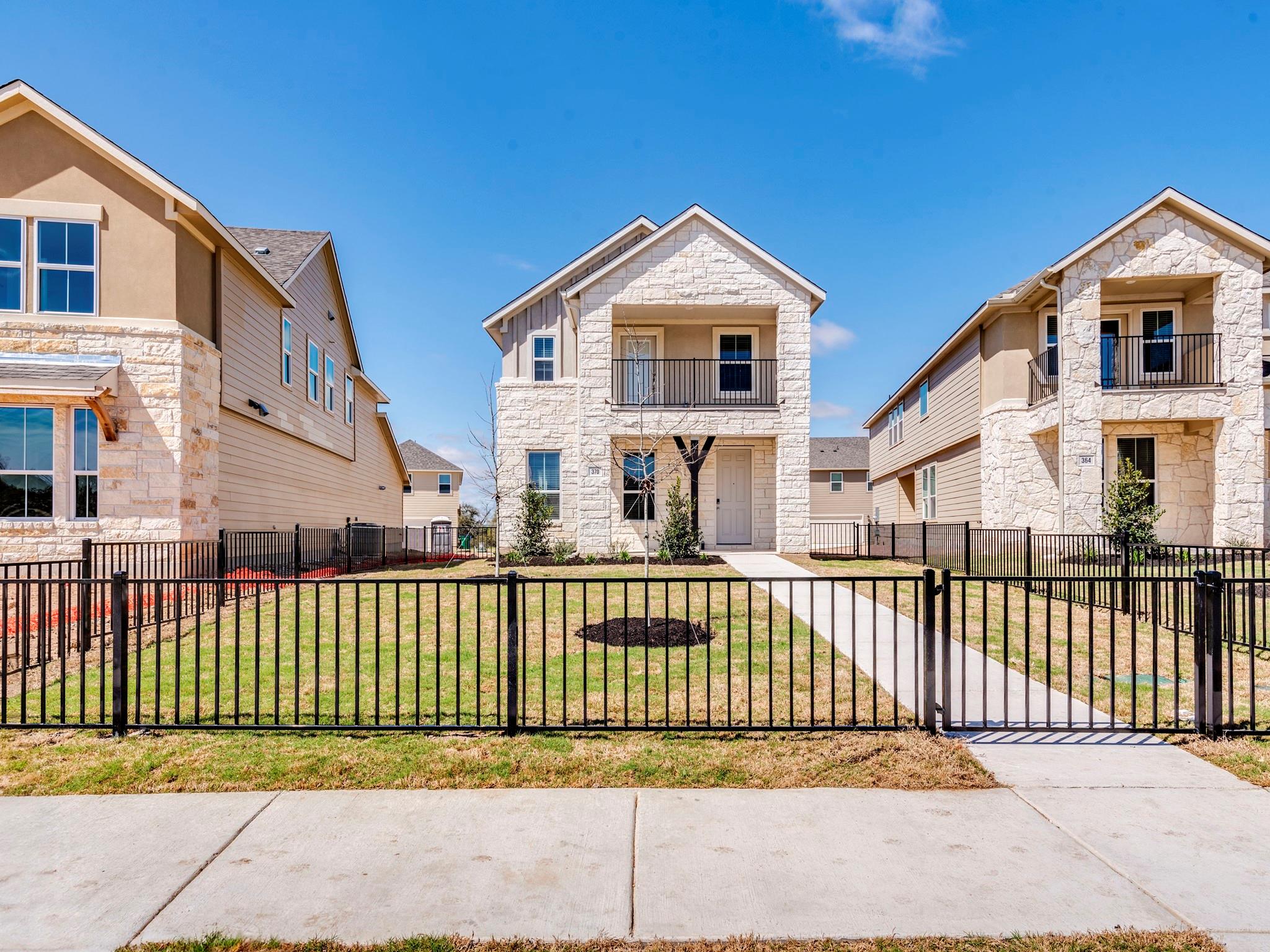370 Lost Mine Peak Ln, Dripping Springs, TX 78620