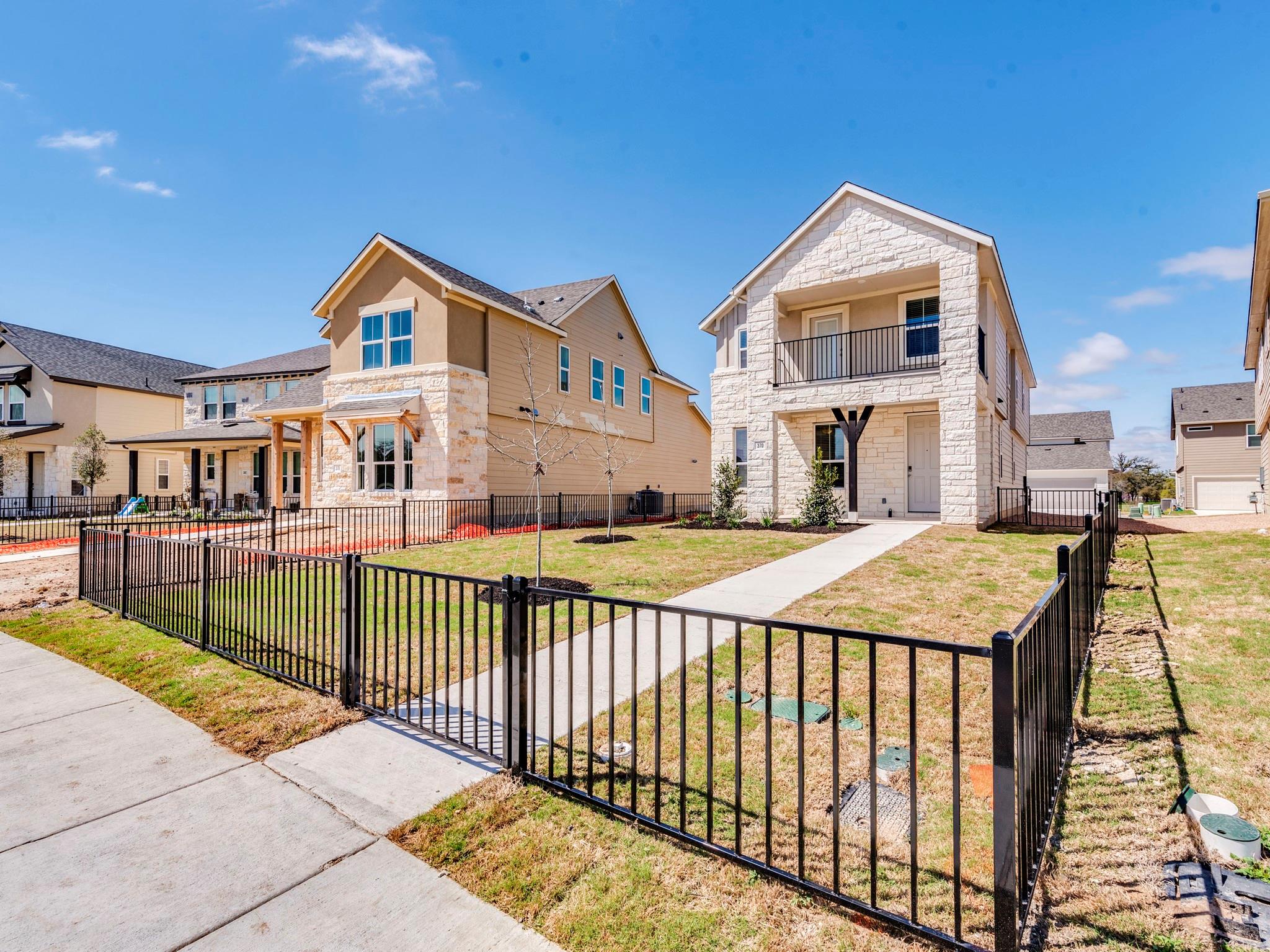 370 Lost Mine Peak Ln, Dripping Springs, TX 78620