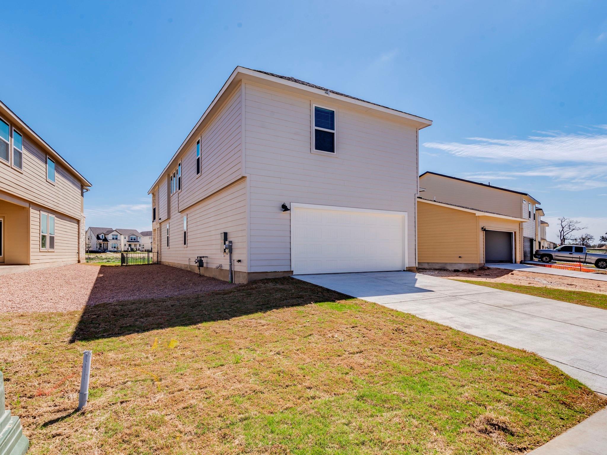 370 Lost Mine Peak Ln, Dripping Springs, TX 78620