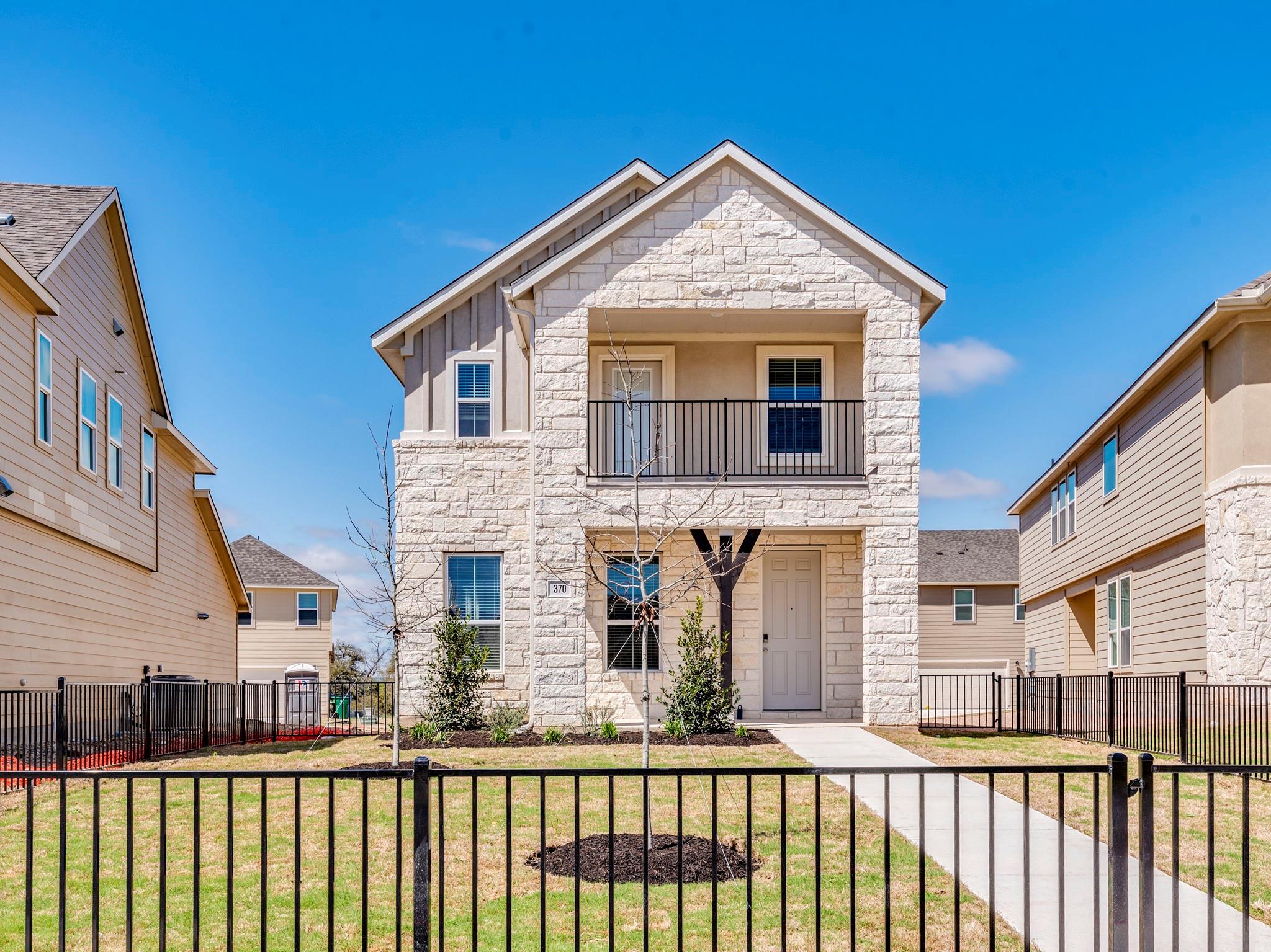 370 Lost Mine Peak Ln, Dripping Springs, TX 78620