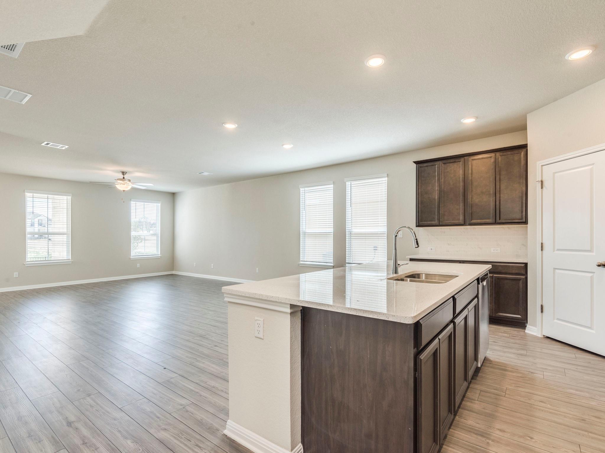 370 Lost Mine Peak Ln, Dripping Springs, TX 78620