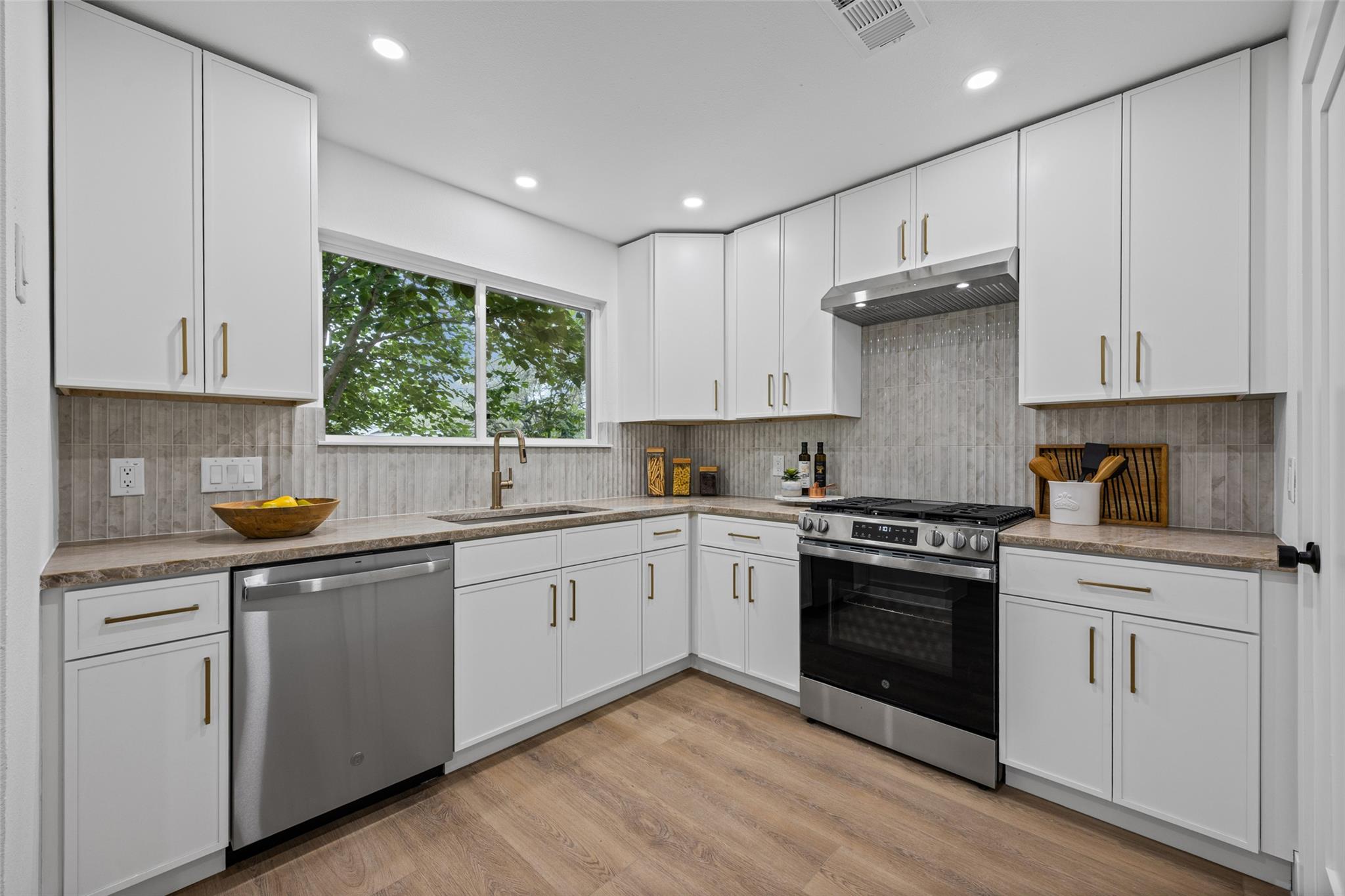405 Tawny Dr, Austin, TX 78745