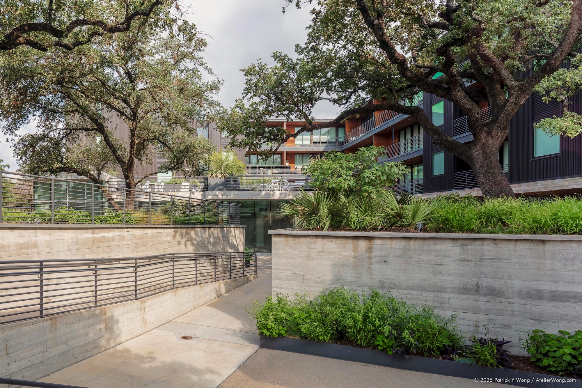 900 S 1st St # 416, Austin, TX 78704