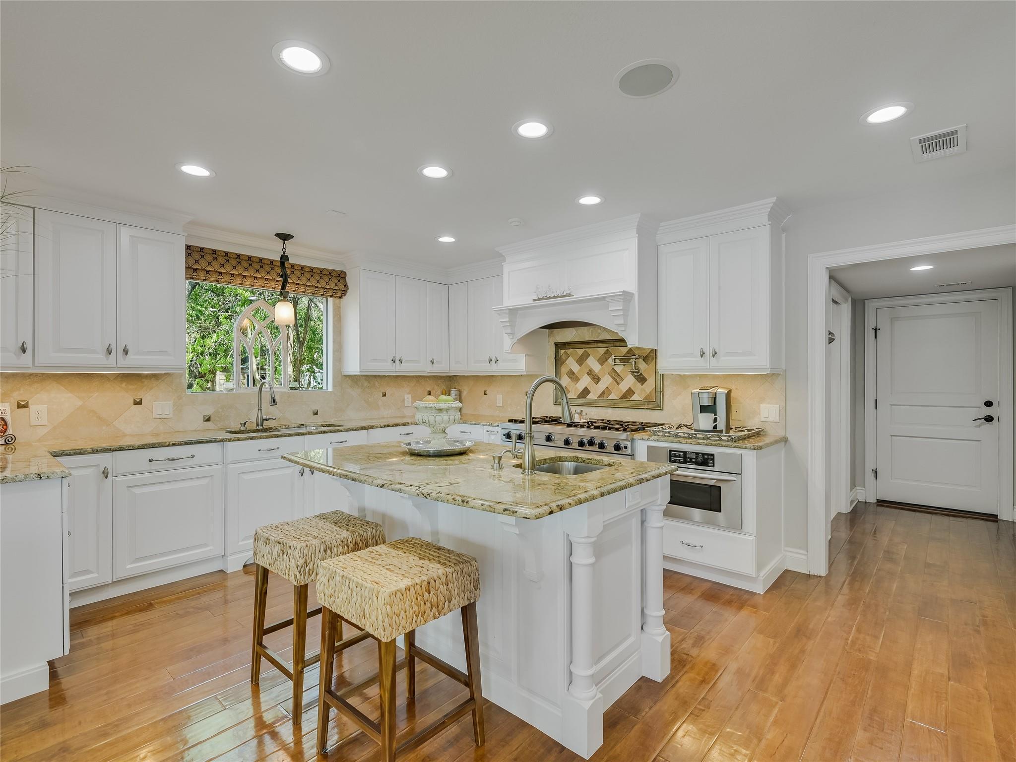 14753 Arrowhead Dr, Austin, TX 78641