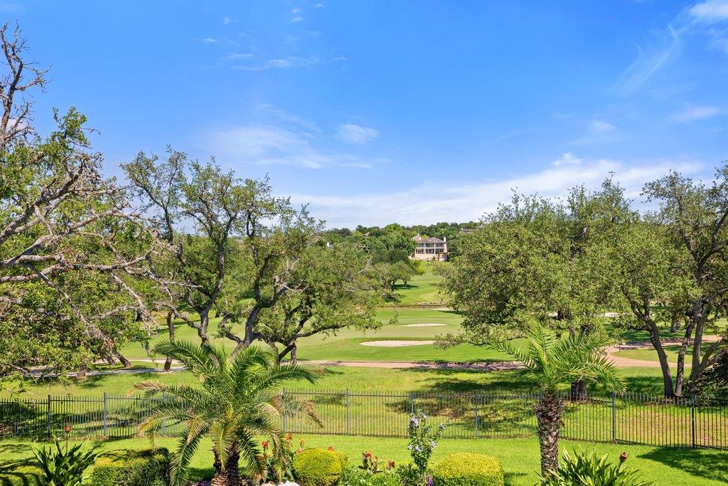 5 CHAMPIONSHIP Dr, The Hills, TX 78738