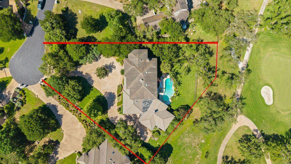 5 CHAMPIONSHIP Dr, The Hills, TX 78738