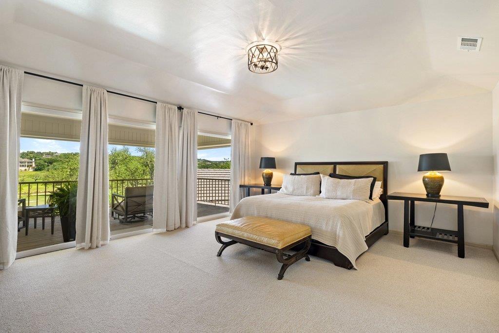5 CHAMPIONSHIP Dr, The Hills, TX 78738