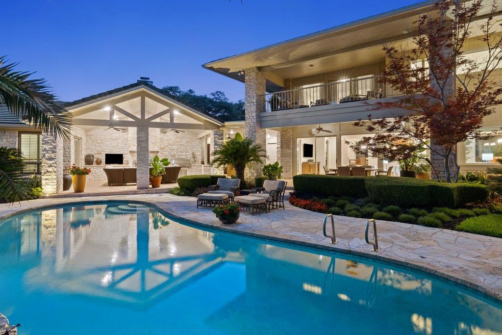 5 CHAMPIONSHIP Dr, The Hills, TX 78738