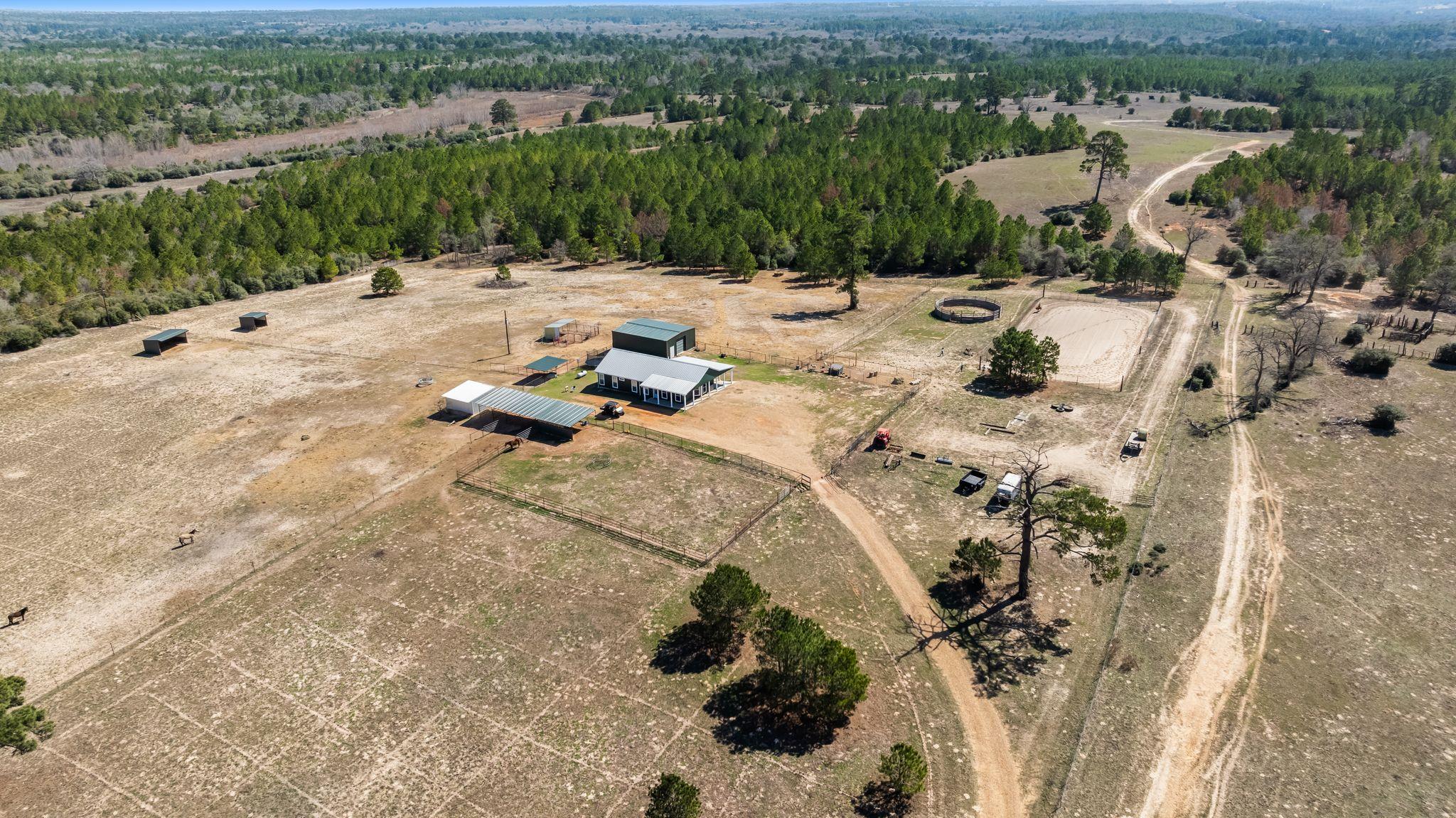 935 Highway 21 E, Paige, TX 78602