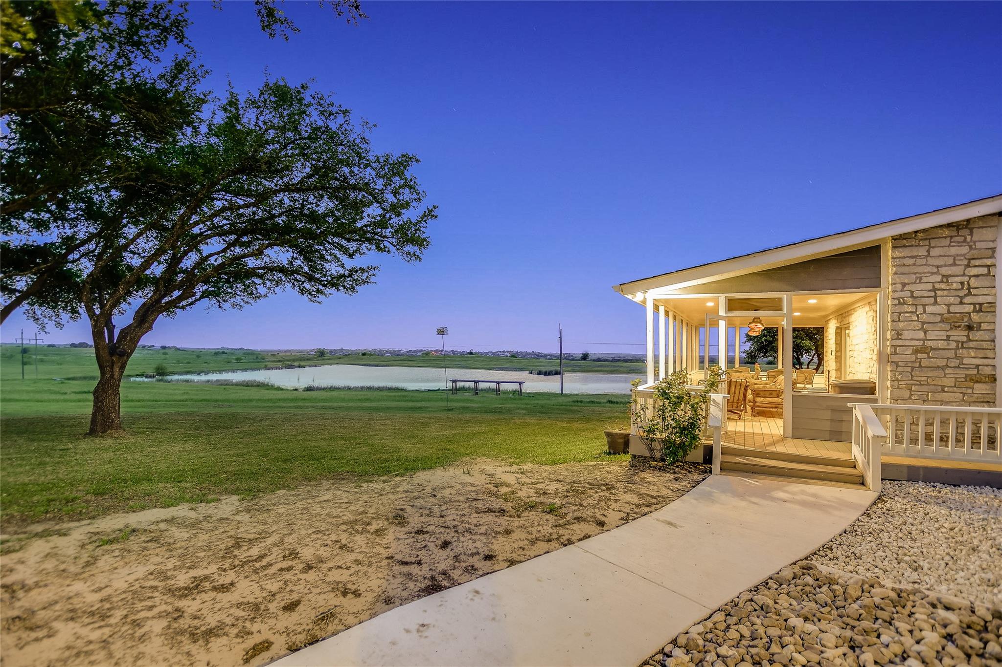 1551 Fm 1466, Coupland, TX 78615