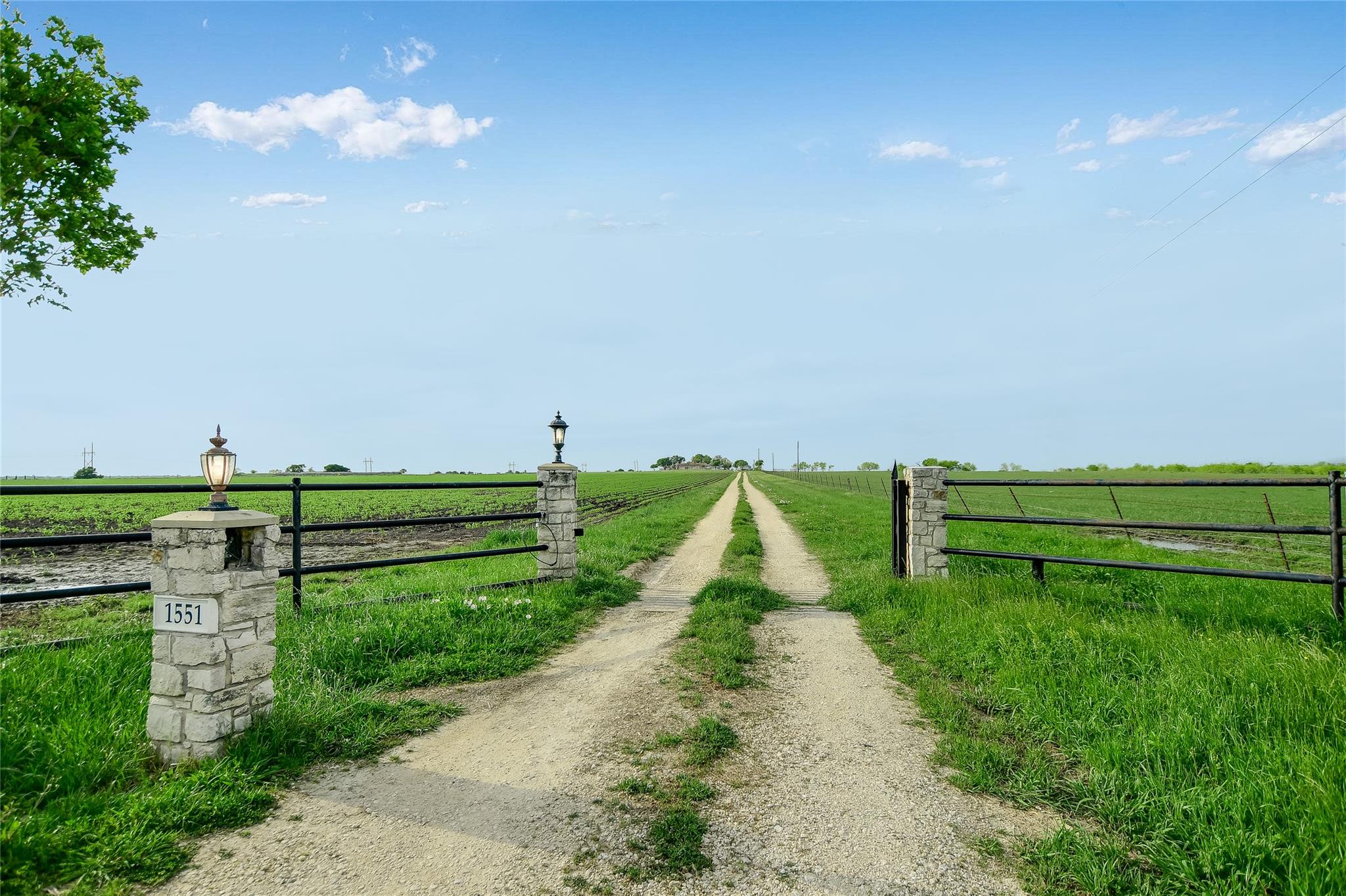 1551 Fm 1466, Coupland, TX 78615