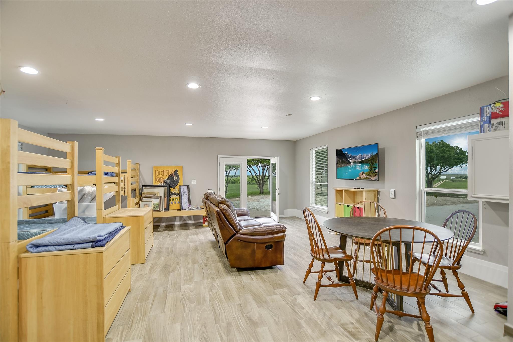 1551 Fm 1466, Coupland, TX 78615