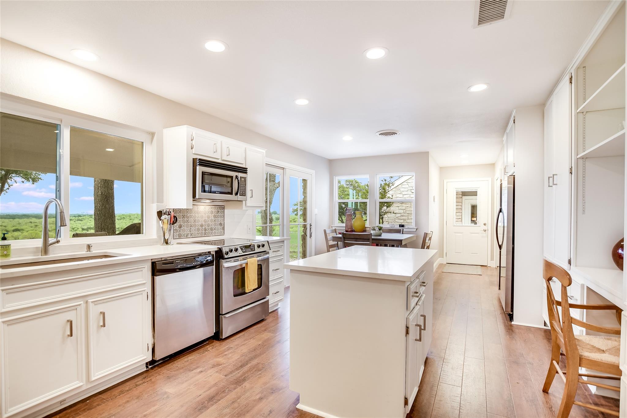 1551 Fm 1466, Coupland, TX 78615