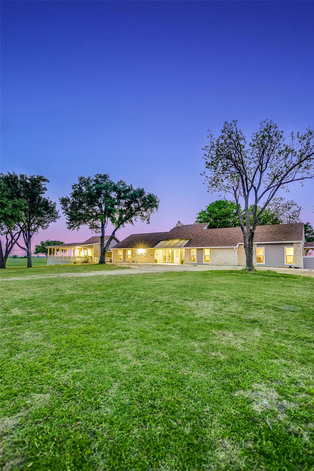 1551 Fm 1466, Coupland, TX 78615