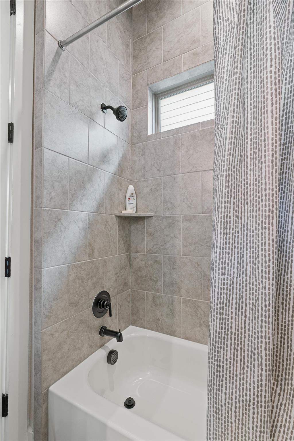 312 Rieti Pkwy, Liberty Hill, TX 78642