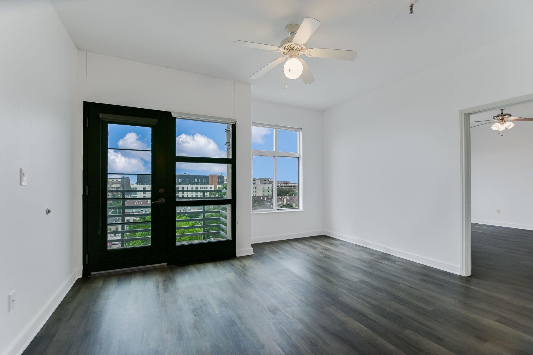 711 W 26th St # 702, Austin, TX 78705