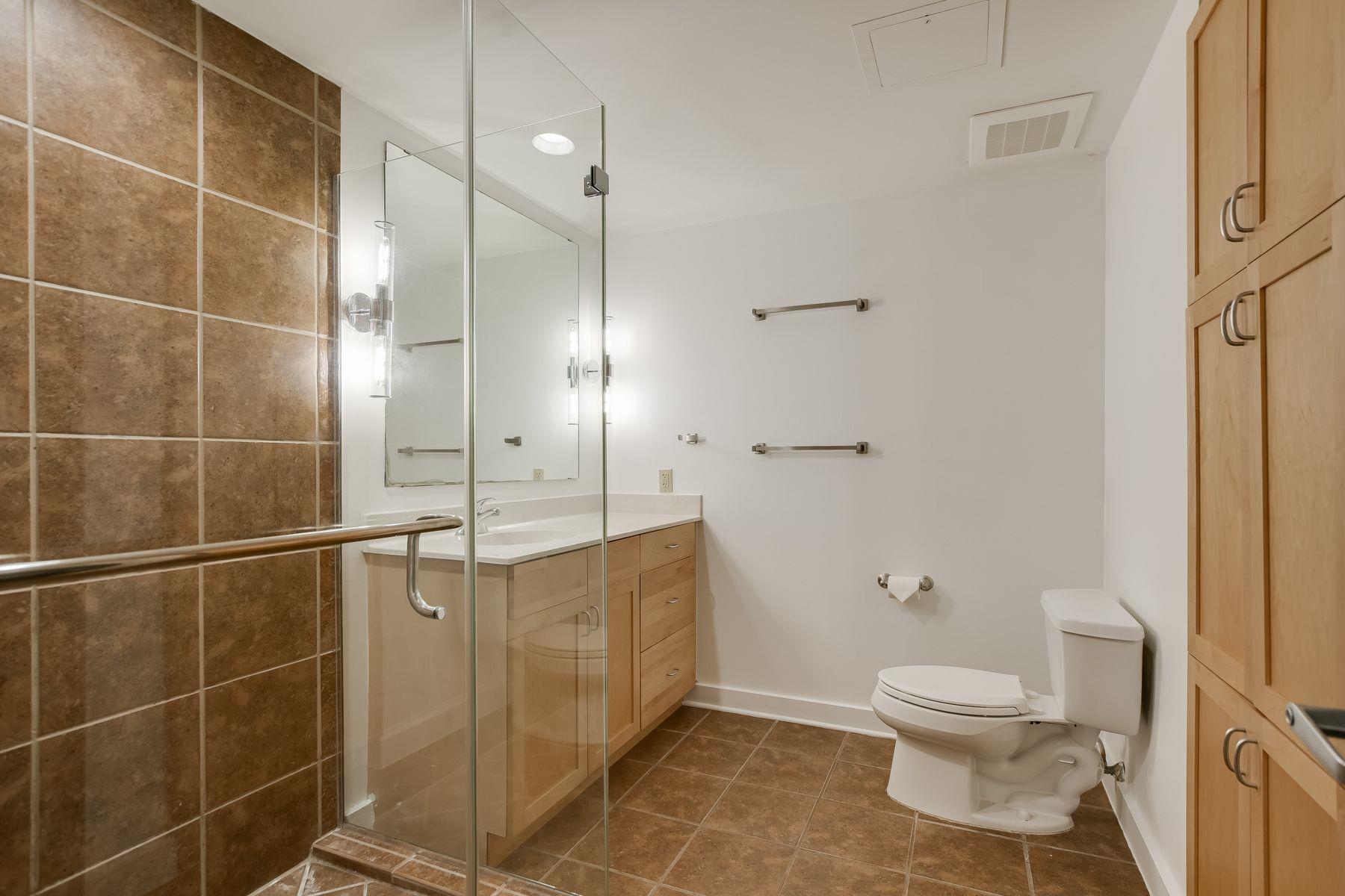 711 W 26th St # 702, Austin, TX 78705