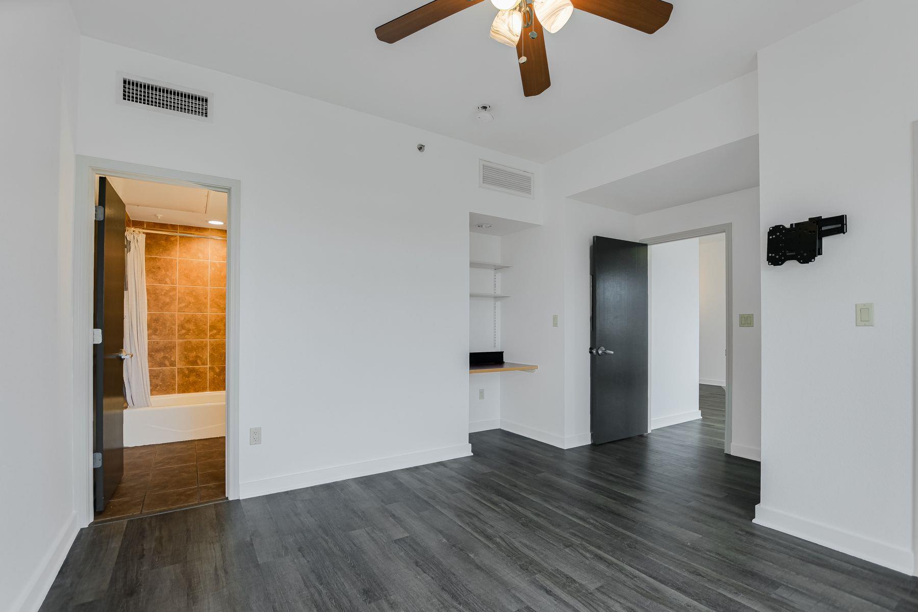 711 W 26th St # 702, Austin, TX 78705