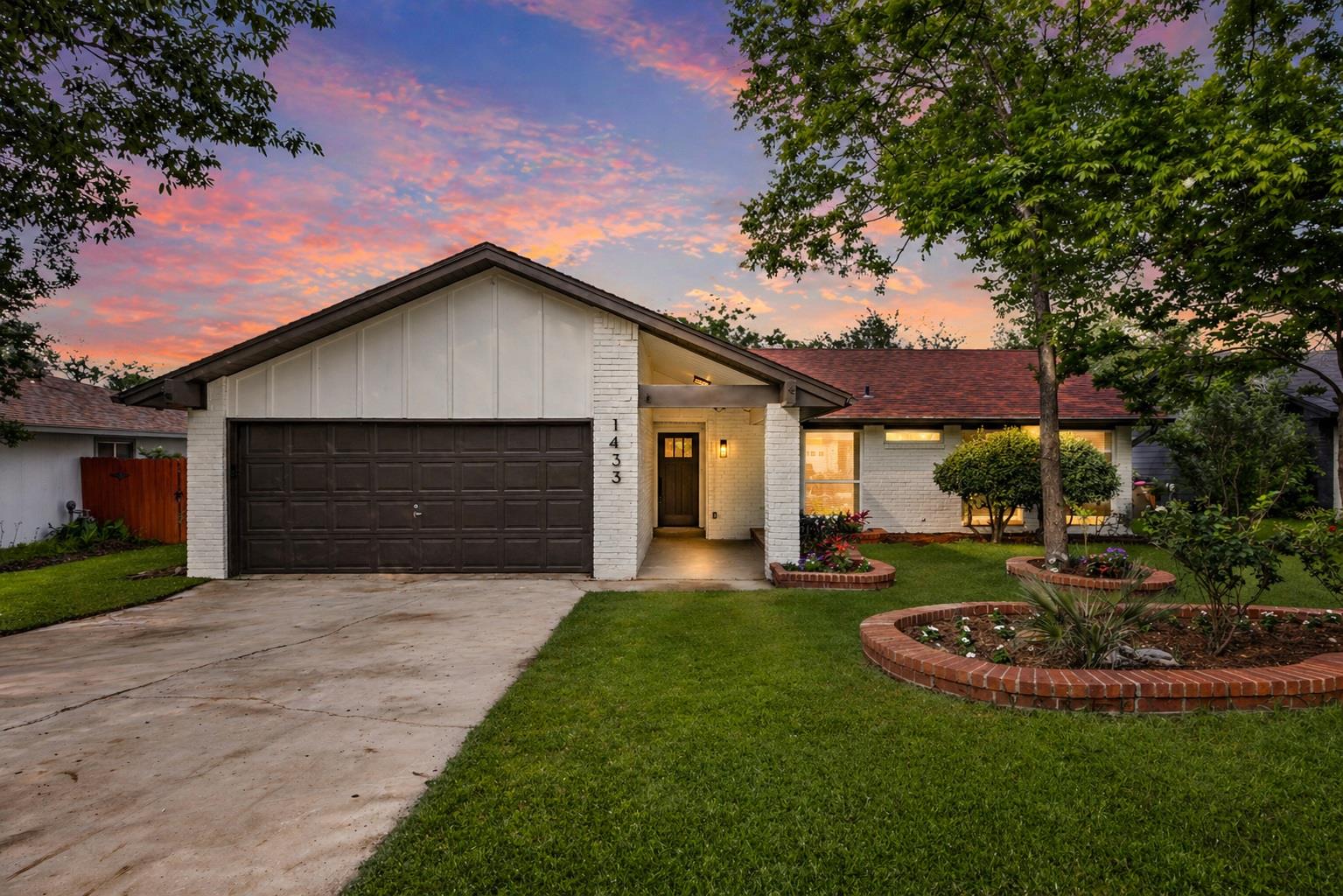 1433 Salem Meadow Cir, Austin, TX 78745