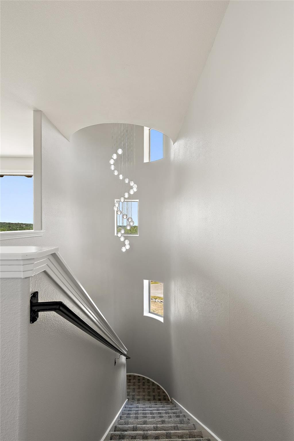 21803 Briarcliff Dr, Spicewood, TX 78669