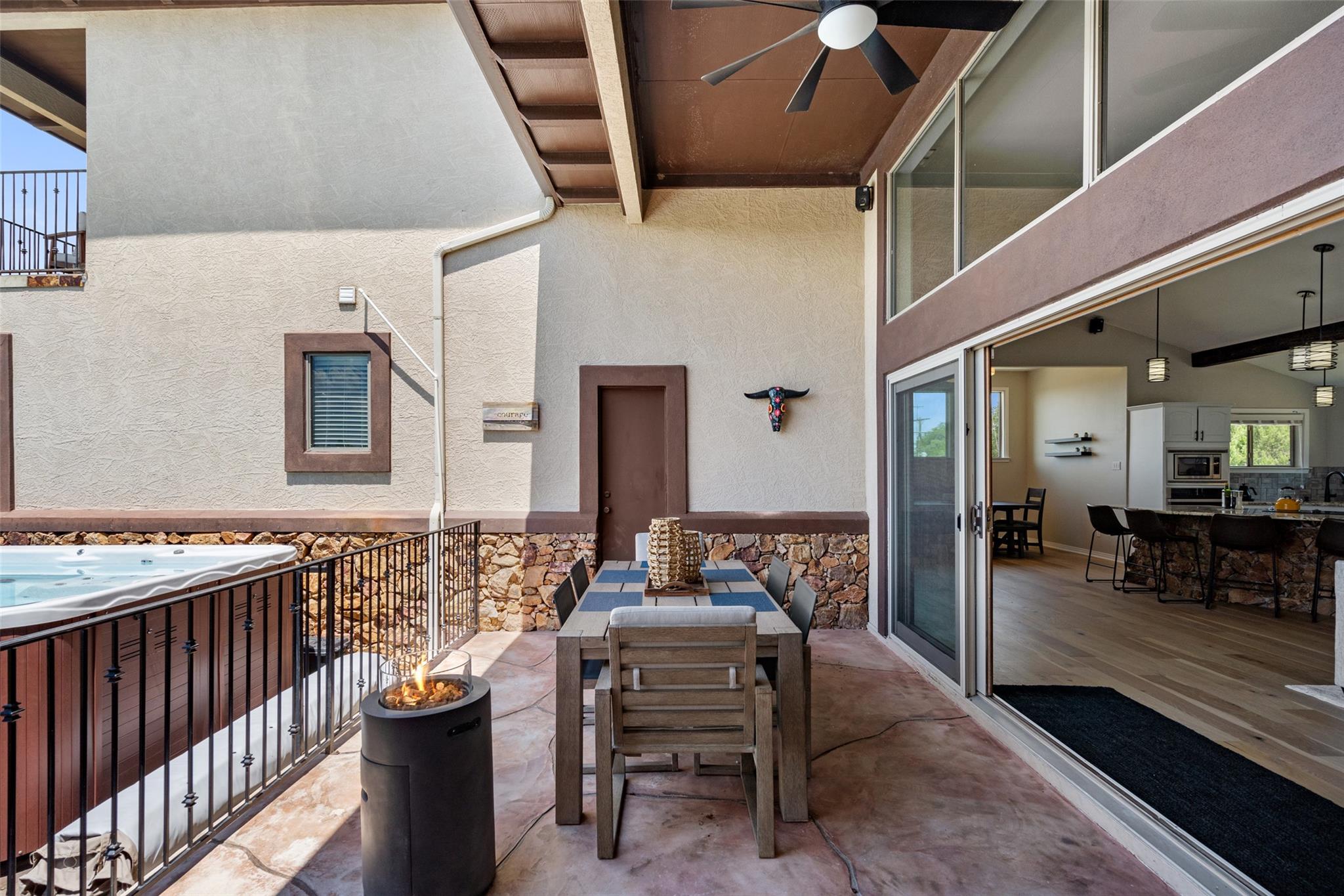 21803 Briarcliff Dr, Spicewood, TX 78669