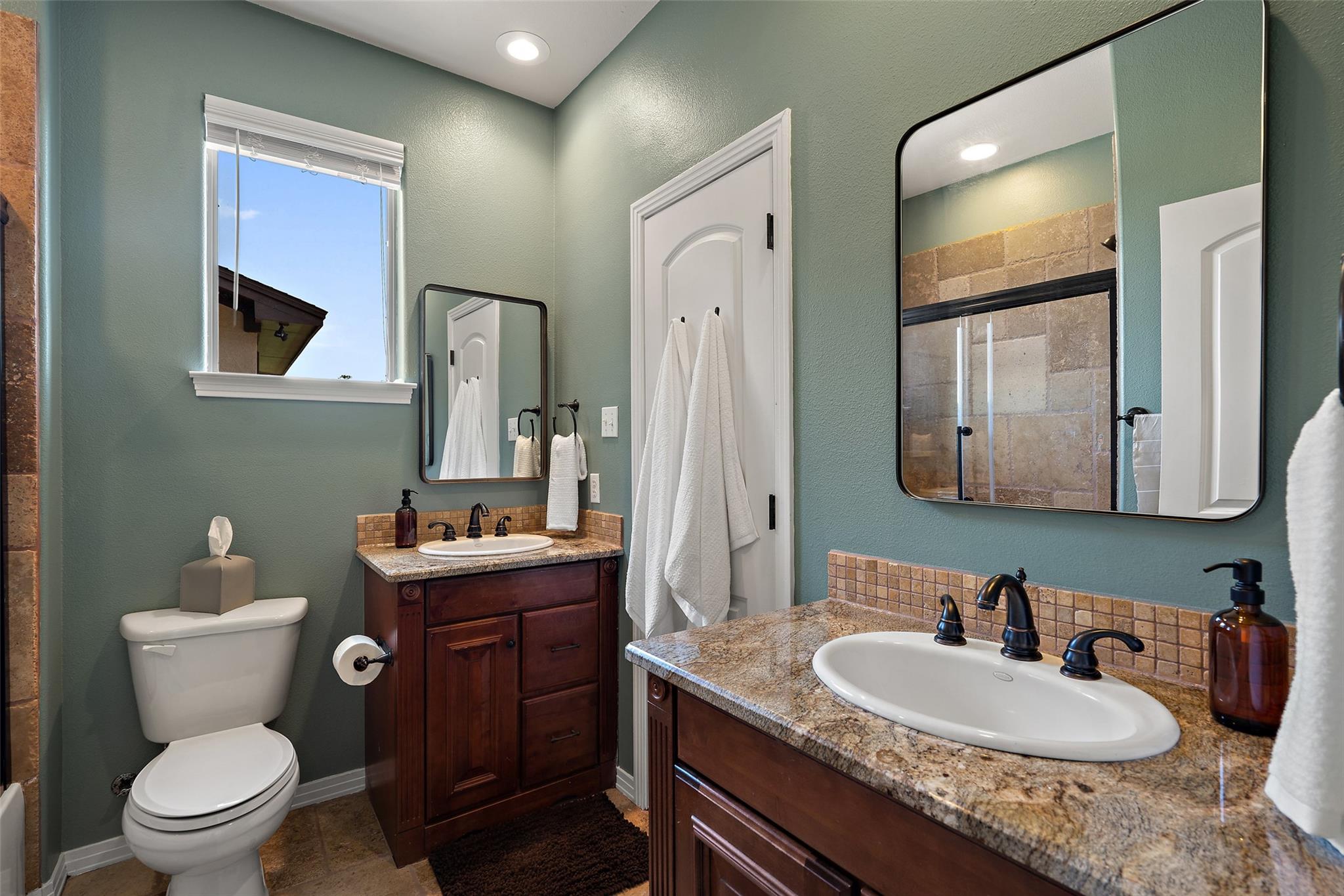 21803 Briarcliff Dr, Spicewood, TX 78669