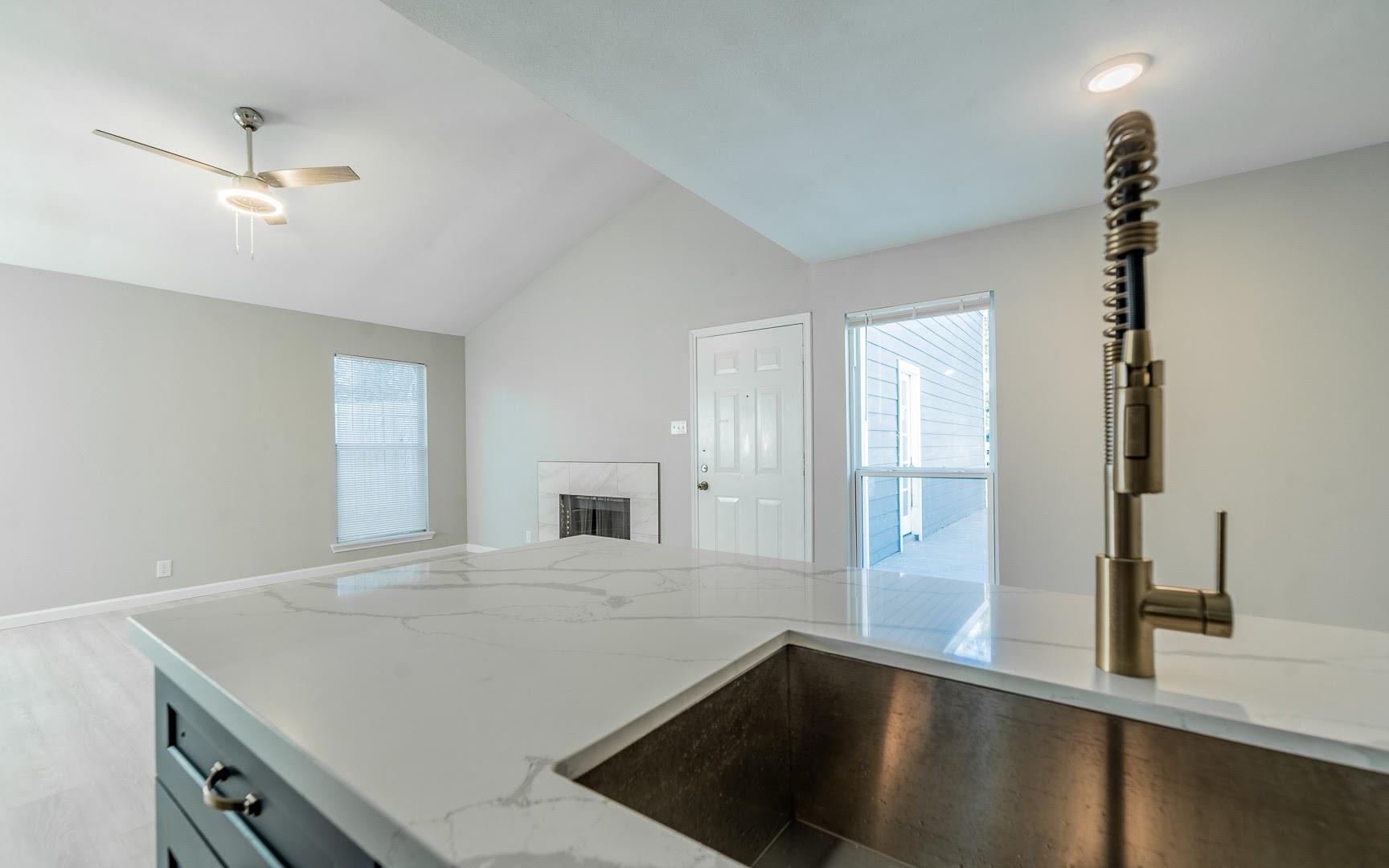 915 Sirocco Dr # A, Austin, TX 78745