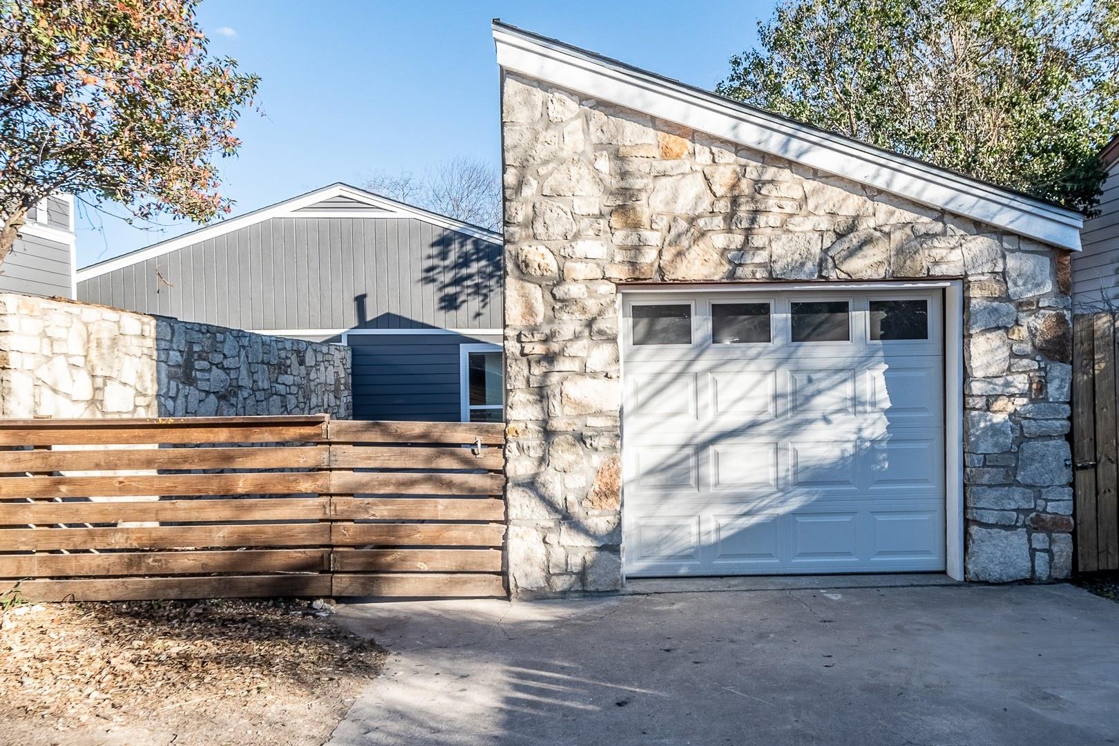 915 Sirocco Dr # A, Austin, TX 78745