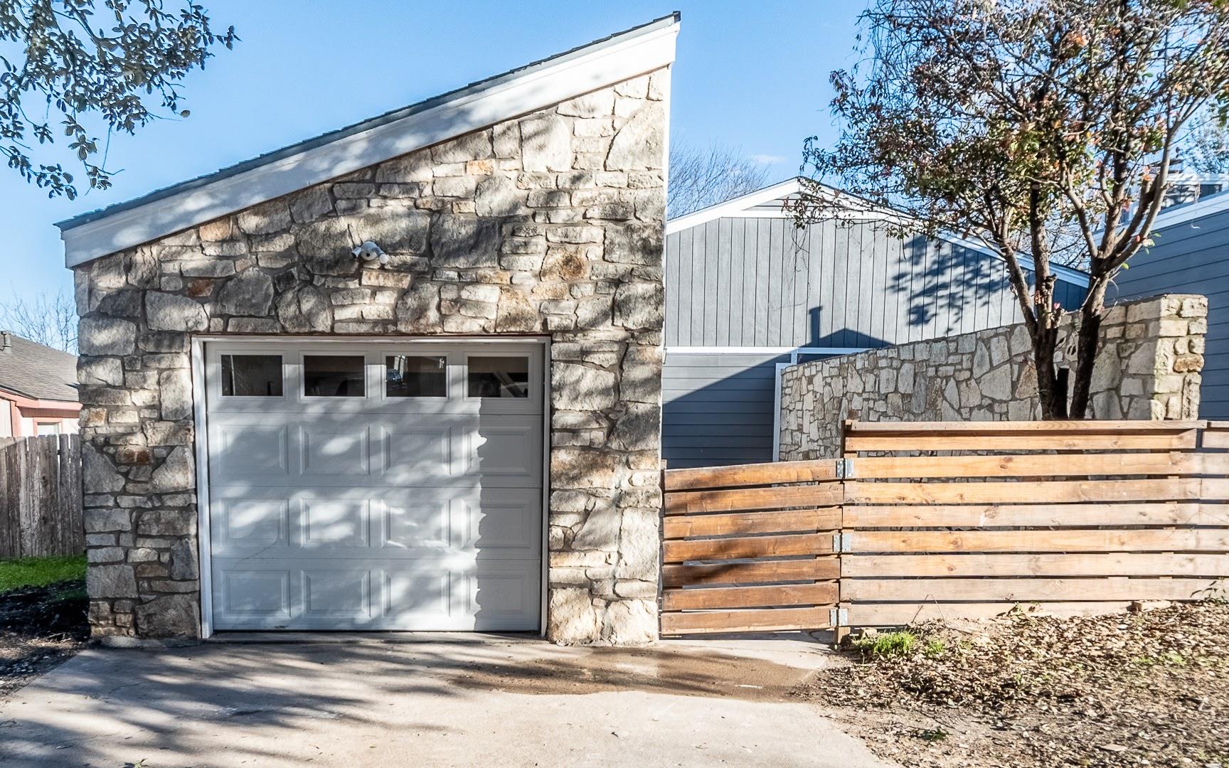 915 Sirocco Dr # A, Austin, TX 78745