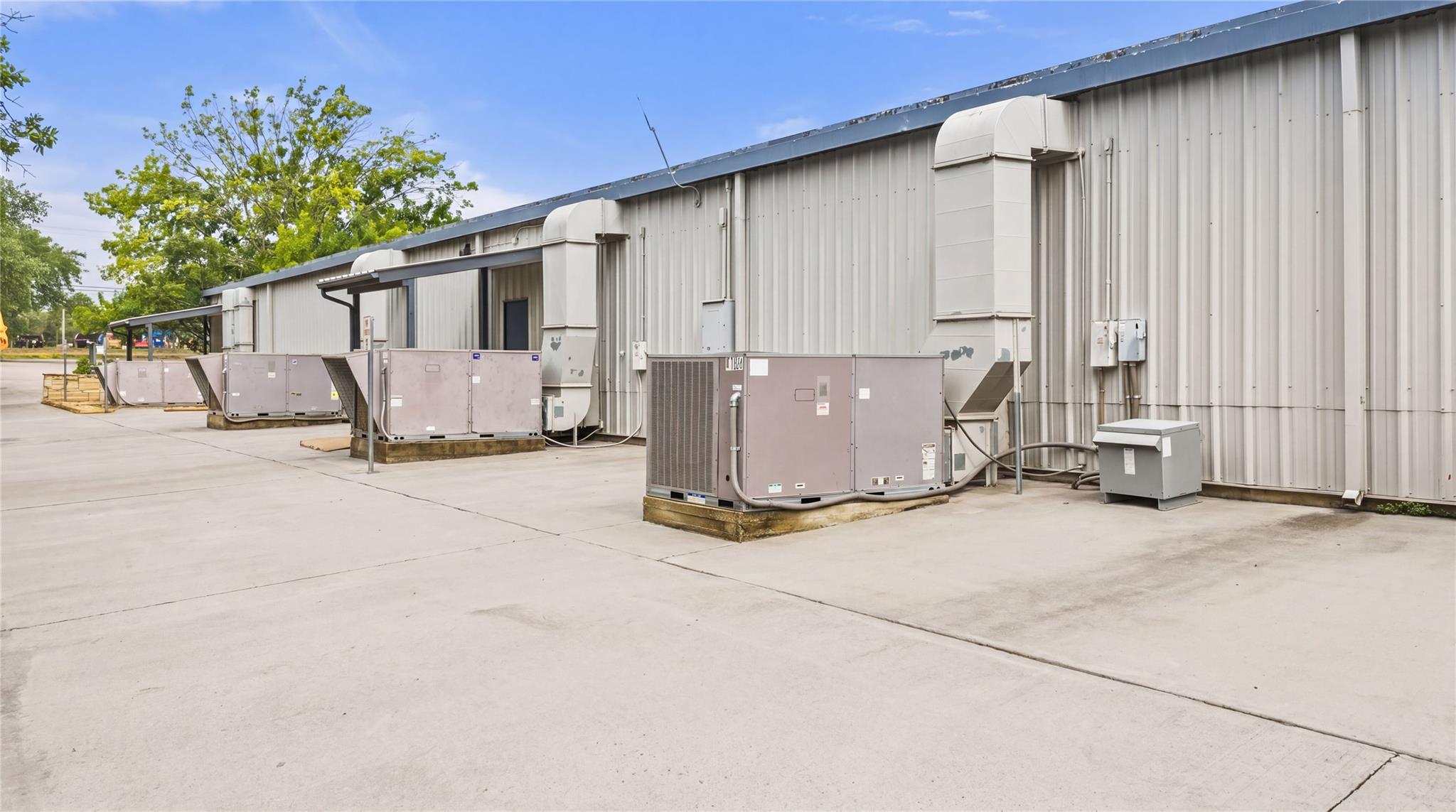 1506 N US HWY 281, Johnson City, TX 78636