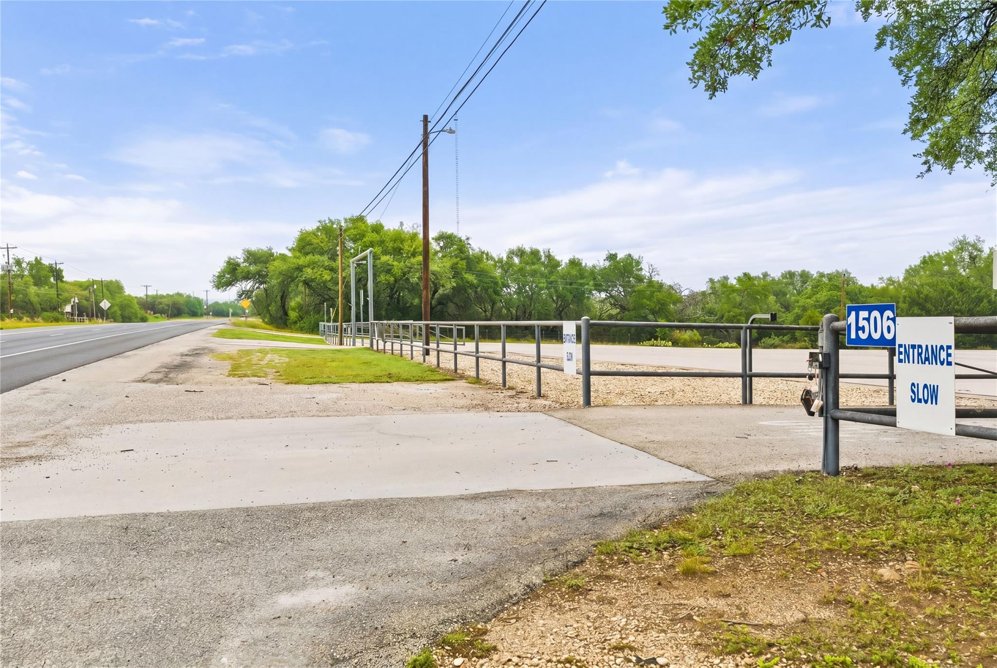 1506 N US HWY 281, Johnson City, TX 78636