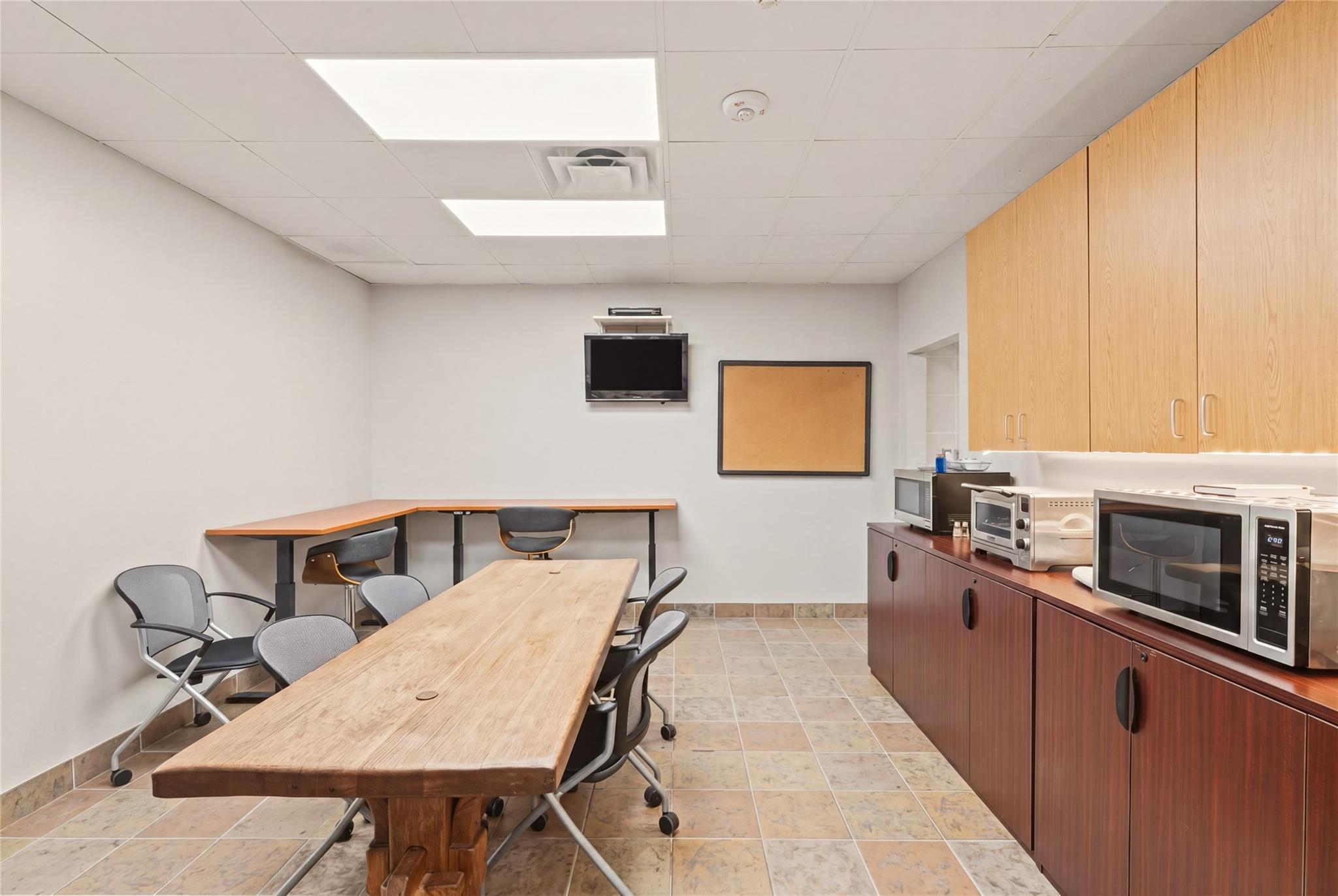 1506 N US HWY 281, Johnson City, TX 78636