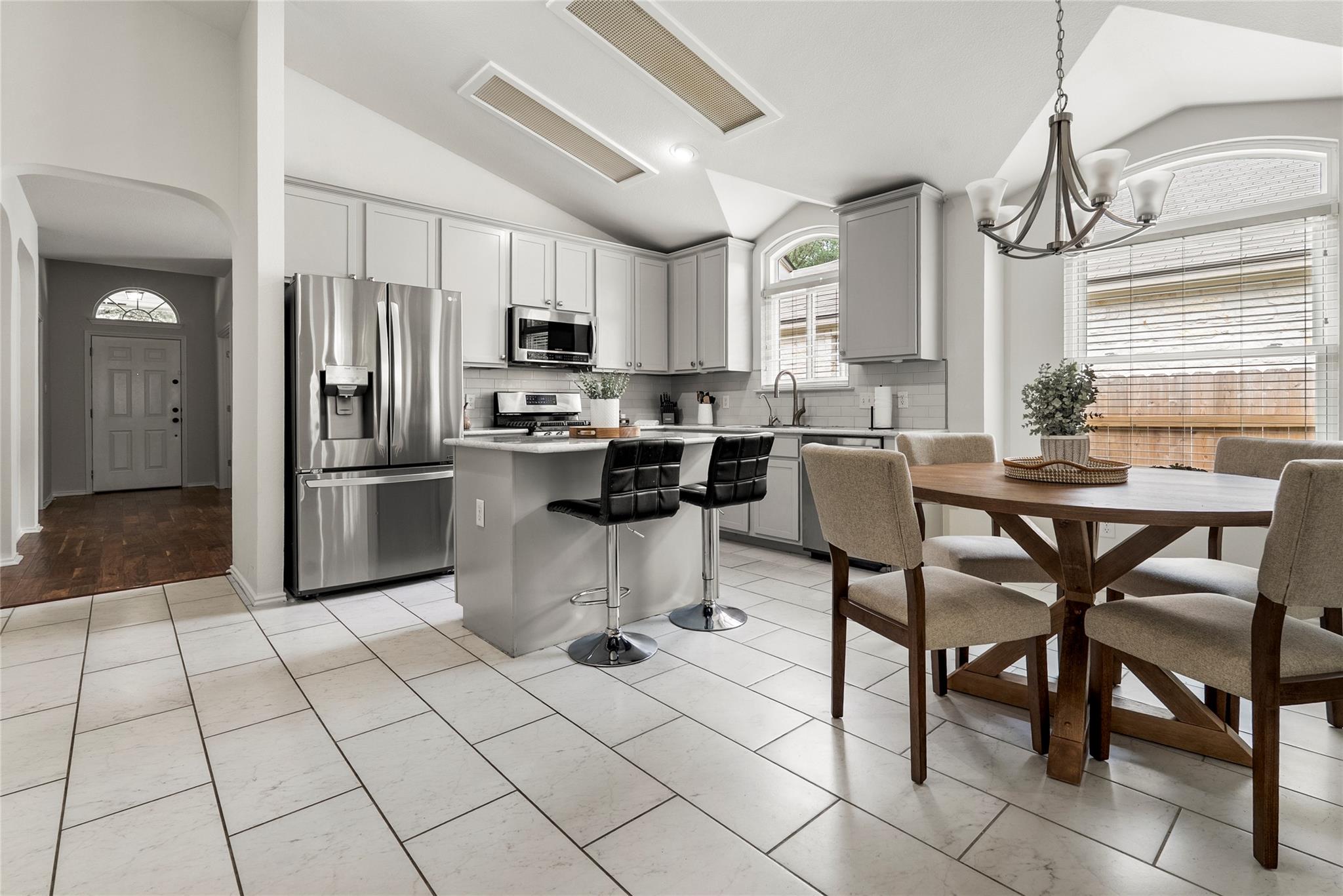 3335 Rod Carew Dr, Round Rock, TX 78665