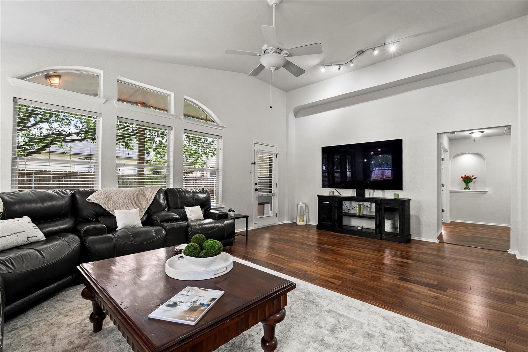 3335 Rod Carew Dr, Round Rock, TX 78665