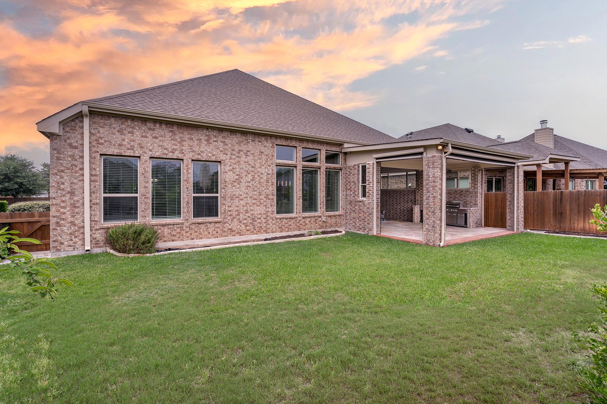 308 Bluehaw Dr, Georgetown, TX 78628