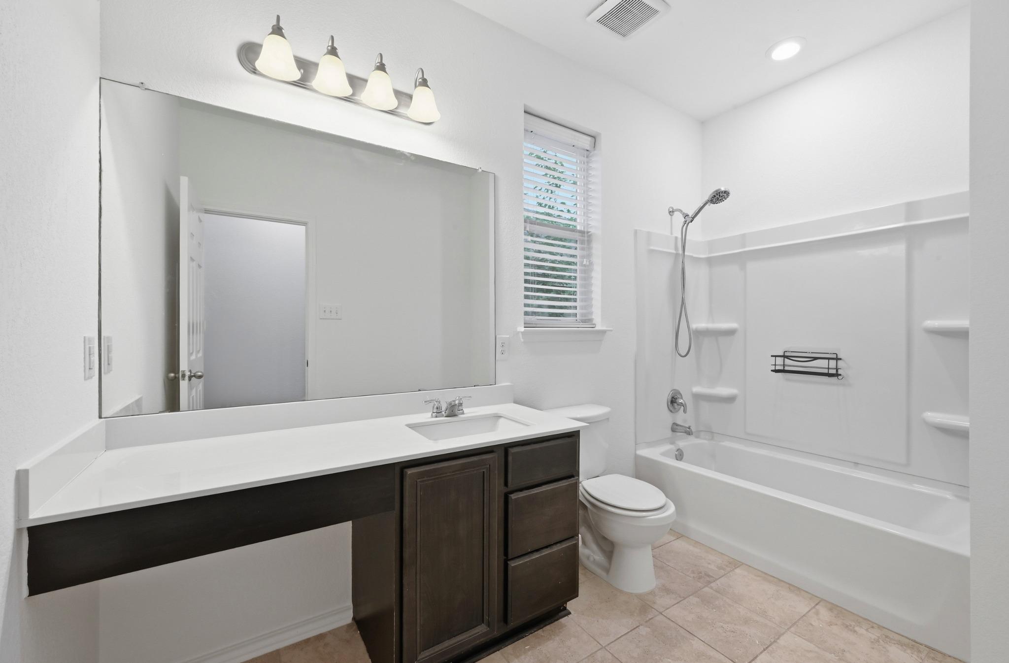 160 Phillips Dr, Kyle, TX 78640